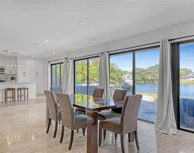 4989 Pineview Circle - Photo Thumbnail 5