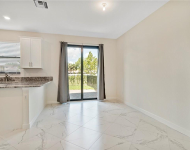 13056 Anthorne Lane - Photo Thumbnail 11