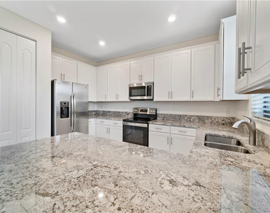 13056 Anthorne Lane - Photo Thumbnail 14