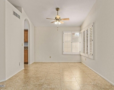 12830 N 95th Way - Photo Thumbnail 7