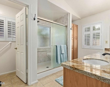 12830 N 95th Way - Photo Thumbnail 13