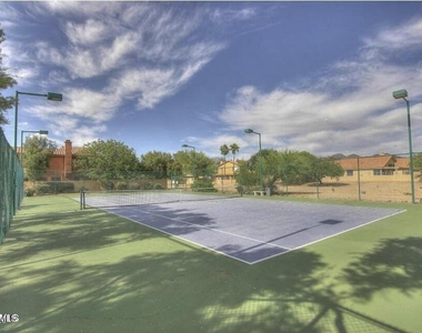 12830 N 95th Way - Photo Thumbnail 24