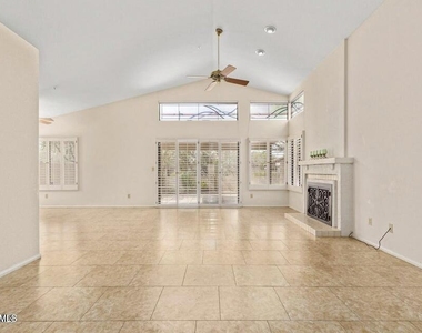 12830 N 95th Way - Photo Thumbnail 3