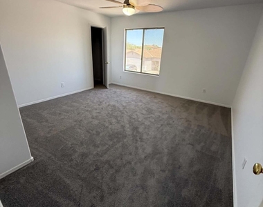 1261 E Dust Devil Drive - Photo Thumbnail 14