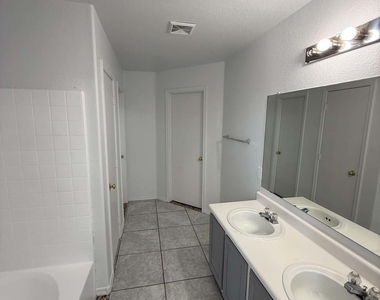 1261 E Dust Devil Drive - Photo Thumbnail 11