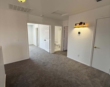 1261 E Dust Devil Drive - Photo Thumbnail 16