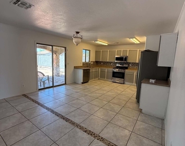 1261 E Dust Devil Drive - Photo Thumbnail 5