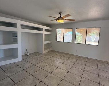 1261 E Dust Devil Drive - Photo Thumbnail 8