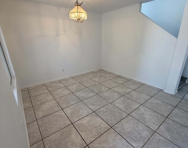 1261 E Dust Devil Drive - Photo Thumbnail 4
