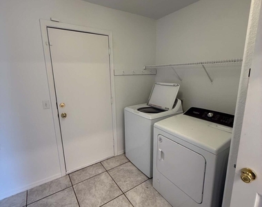 1261 E Dust Devil Drive - Photo Thumbnail 7