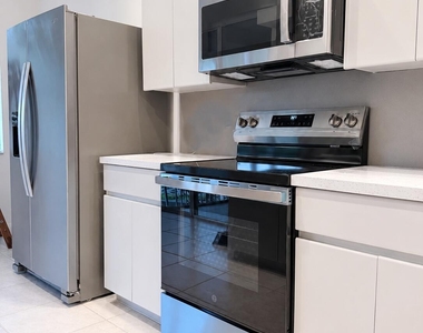 6560 Villa Sonrisa Drive - Photo Thumbnail 3