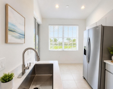 6560 Villa Sonrisa Drive - Photo Thumbnail 14