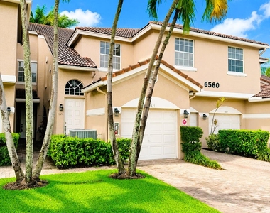 6560 Villa Sonrisa Drive - Photo Thumbnail 10