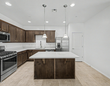 21254 W Hubbell Street - Photo Thumbnail 9