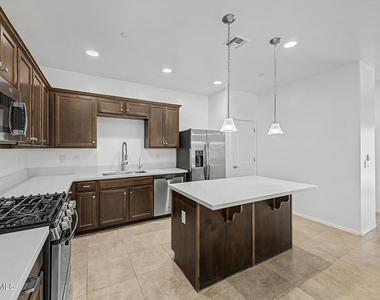 21254 W Hubbell Street - Photo Thumbnail 10