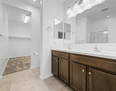 21254 W Hubbell Street - Photo Thumbnail 15