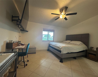 11296 Sw 17th Court - Photo Thumbnail 11