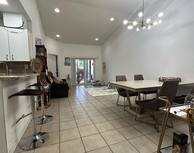 11296 Sw 17th Court - Photo Thumbnail 7