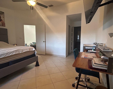 11296 Sw 17th Court - Photo Thumbnail 14