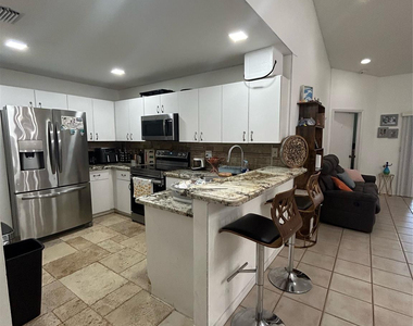 11296 Sw 17th Court - Photo Thumbnail 3