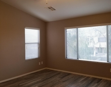 36554 W Alhambra Street - Photo Thumbnail 7