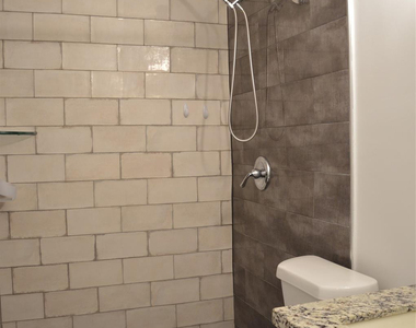 819 Ne 14th Court - Photo Thumbnail 3