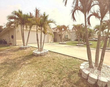 1613 Sw Whipple Avenue - Photo Thumbnail 7