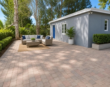 5605 Pinewood Avenue - Photo Thumbnail 6
