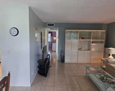 15 Markham - Photo Thumbnail 6