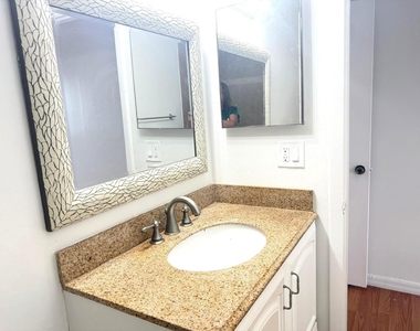 3808 Inlet Circle - Photo Thumbnail 11