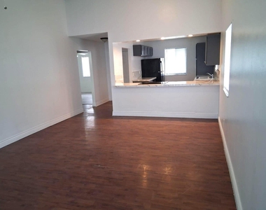 3808 Inlet Circle - Photo Thumbnail 19