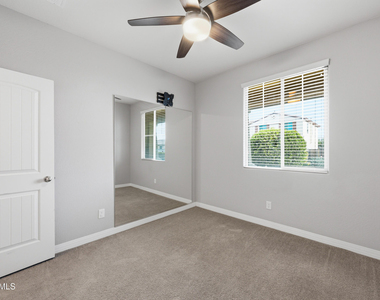 12270 W Desert Sun Lane - Photo Thumbnail 11