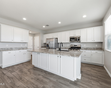 12270 W Desert Sun Lane - Photo Thumbnail 6