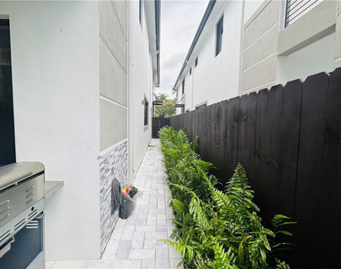 310 Sw 9th Street - Photo Thumbnail 18