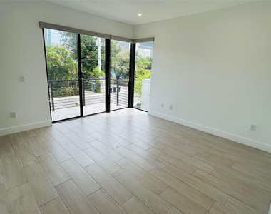 310 Sw 9th Street - Photo Thumbnail 12