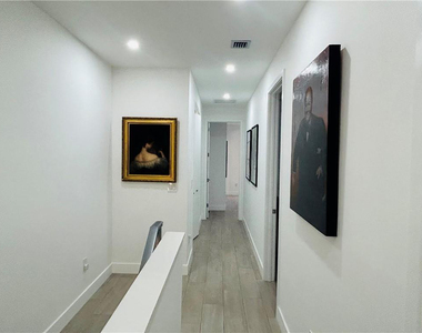 310 Sw 9th Street - Photo Thumbnail 15