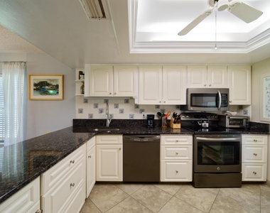 18369 Se Wood Haven Lane - Photo Thumbnail 8