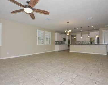 21922 N 100th Avenue - Photo Thumbnail 24