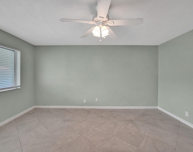 1250 Miami Road - Photo Thumbnail 6