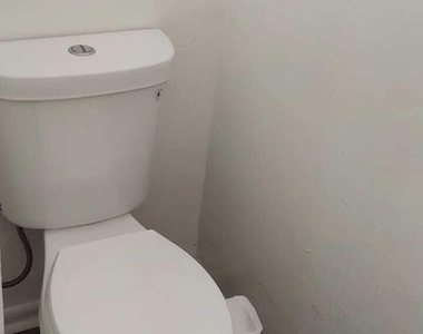 1796 Nw 52nd Avenue - Photo Thumbnail 12
