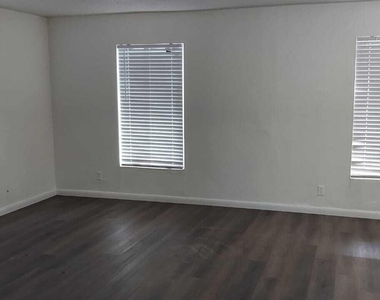 1796 Nw 52nd Avenue - Photo Thumbnail 5