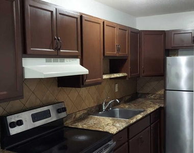 1796 Nw 52nd Avenue - Photo Thumbnail 7