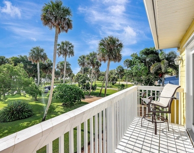 7501 S Indian River Drive - Photo Thumbnail 11