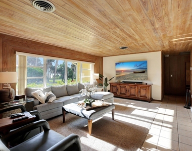 7501 S Indian River Drive - Photo Thumbnail 5