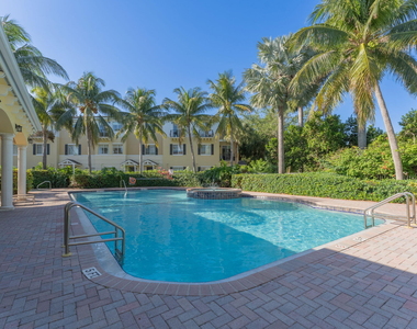 638 Nw 38th Circle - Photo Thumbnail 54