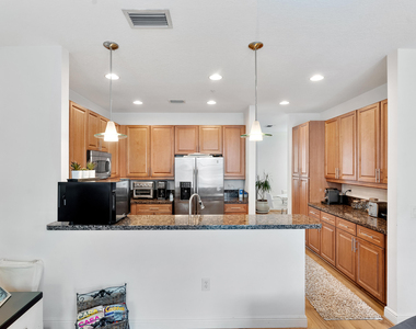 638 Nw 38th Circle - Photo Thumbnail 30