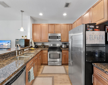 638 Nw 38th Circle - Photo Thumbnail 24