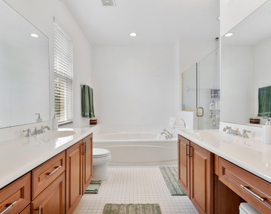 638 Nw 38th Circle - Photo Thumbnail 12