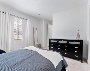 638 Nw 38th Circle - Photo Thumbnail 4