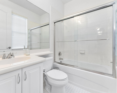 638 Nw 38th Circle - Photo Thumbnail 9